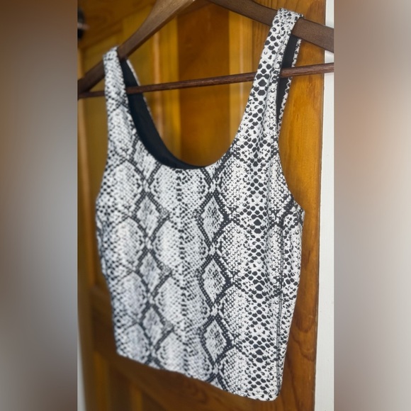 DSG Black and White Python Snake Print Tank Top With Built-In Bra - Picture 4 of 7
